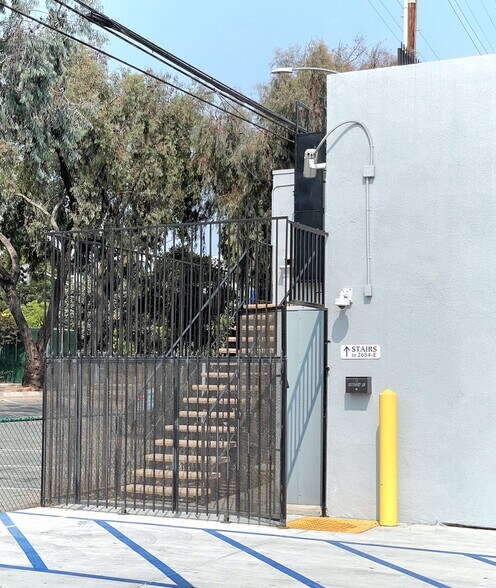 More Photos Of 2654 Main St, Santa Monica Storefront For Lease