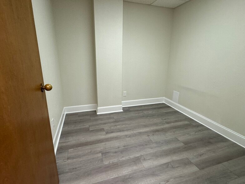 More Photos Of 1403 Medical Plaza Dr, Sanford Medical For Sale