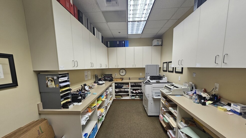 More Photos Of 1700 Hudson St, Longview Office For Lease