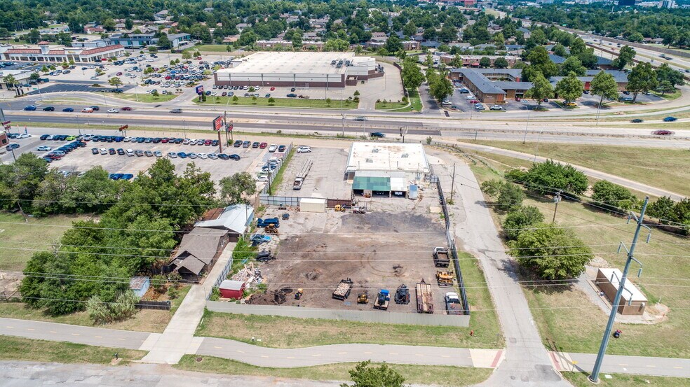 More Photos Of 3500 NW 39th St, Oklahoma City Office For Sale