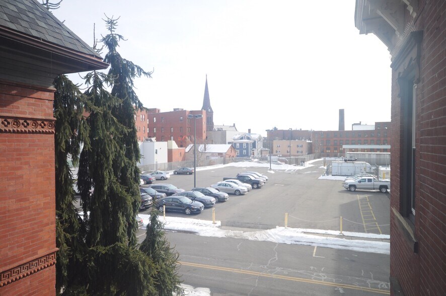 More Photos Of 33 Court St, New Britain Office For Lease