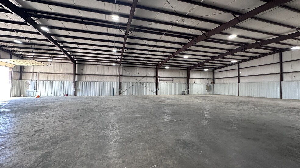 More Photos Of 13404 Redfish Ln, Stafford Warehouse For Lease