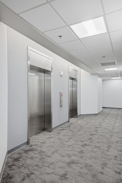 More Photos Of 377 Riverside Dr, Franklin Office For Lease