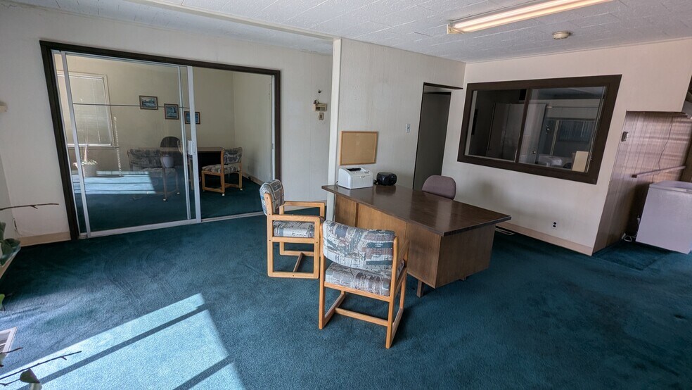 More Photos Of 612 E Lewelling Blvd, Hayward Office For Sale