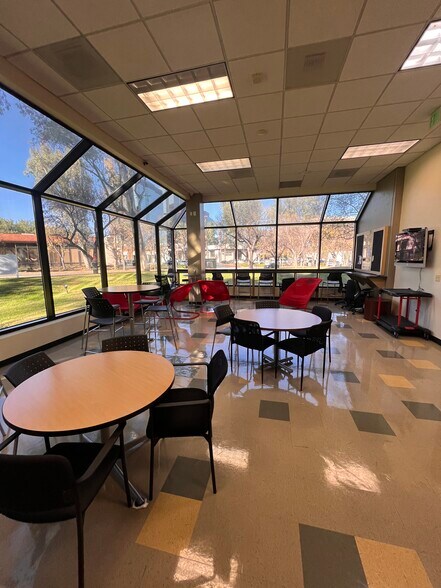 More Photos Of 5900 Canoga Ave, Woodland Hills Office For Lease