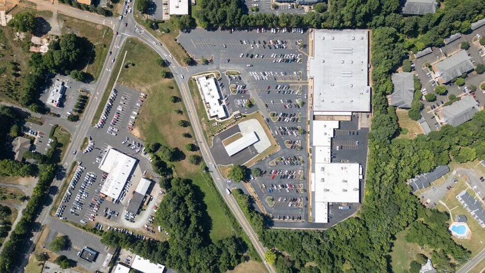 More Photos Of 165 Mayo St, Hillsborough General Retail For Lease