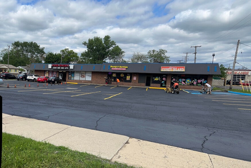 More Photos Of 5703-5727 S Wayne Rd, Wayne Storefront For Sale
