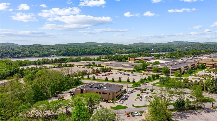 More Photos Of 159 Barnegat Rd, Poughkeepsie Medical For Lease