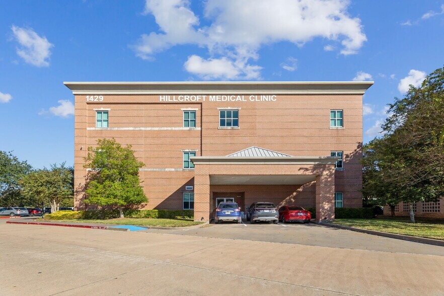 More Photos Of 1429 Tx-6, Sugar Land Medical For Lease