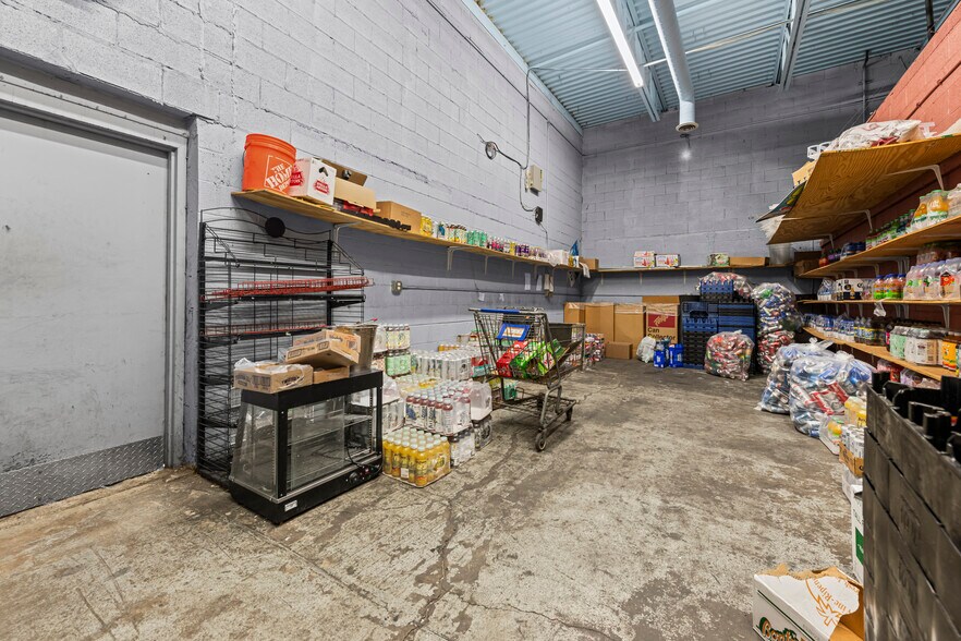 More Photos Of 7512 E 9 Mile Rd, Warren Convenience Store For Sale