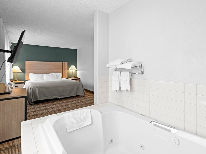 More Photos Of 15150 Brighton Rd, Brighton Hotel For Sale