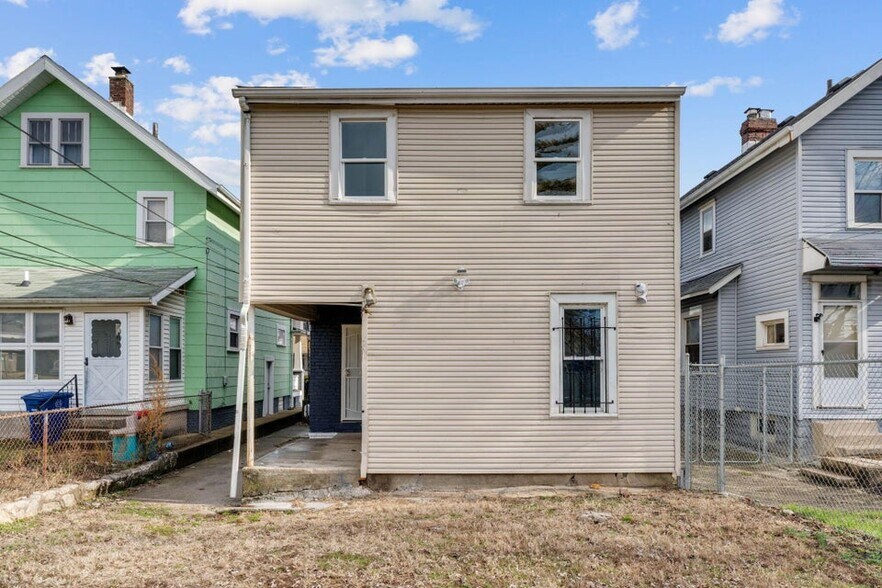 More Photos Of 361 1/2 S Harris Ave, Columbus Apartments For Sale