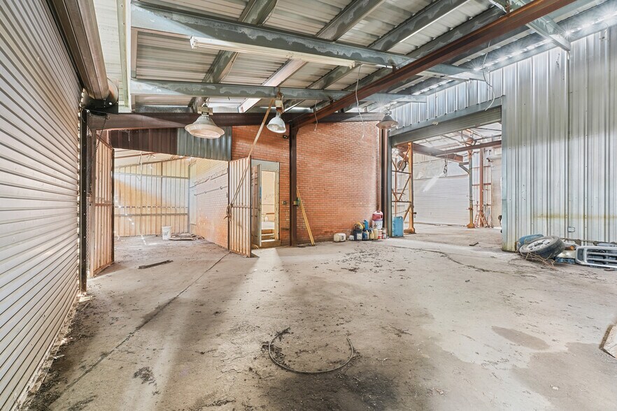 More Photos Of 16144 Market St, Channelview Manufacturing For Sale