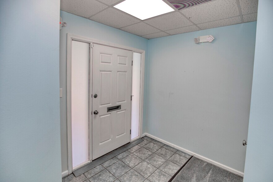 More Photos Of 7151 Richmond Rd, Williamsburg Medical For Lease
