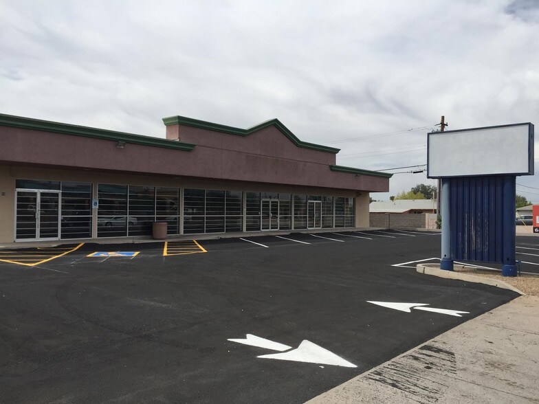 More Photos Of 62 N Dobson Rd, Mesa Freestanding For Lease