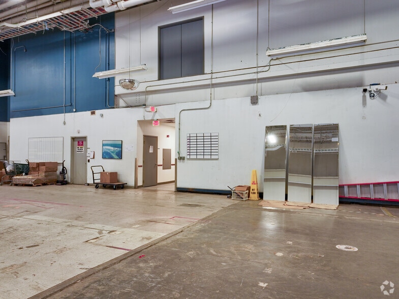 More Photos Of 6900 Morris Estate Dr, Charlotte Manufacturing For Lease