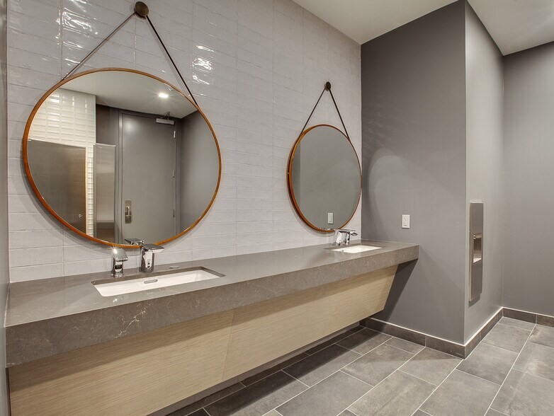 More Photos Of 505 N Brand Blvd, Glendale Office For Lease