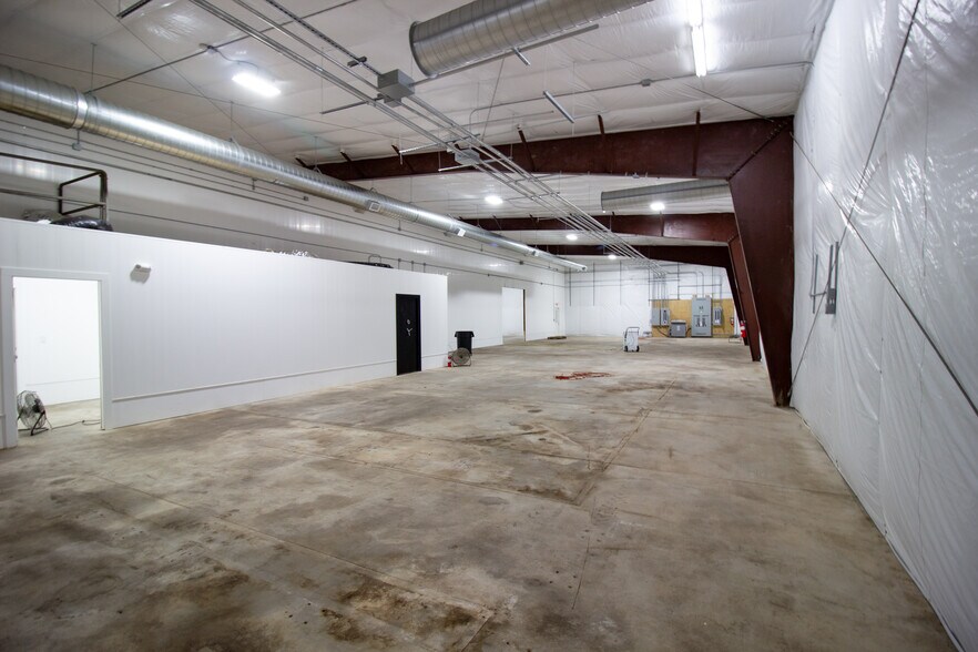 More Photos Of 6924 Peck Rd, Eaton Rapids Industrial For Sale