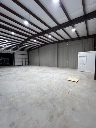 More Photos Of 1210 Summit Ridge Dr, Edmond Warehouse For Lease
