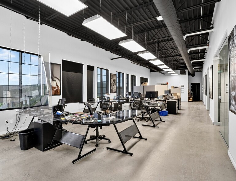 More Photos Of 901 Rue Des Forges, Terrebonne Food Processing For Sale