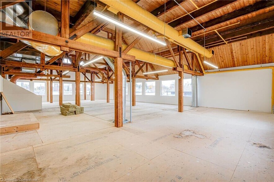 More Photos Of 10 Church St W, Woolwich Storefront Retail Office For Lease