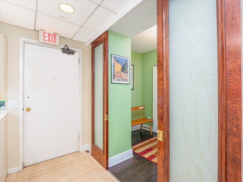 More Photos Of 580 Park Ave, New York Apartments For Sale
