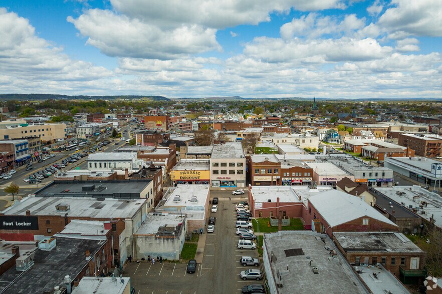 More Photos Of 196 Jefferson St, Passaic Office For Lease