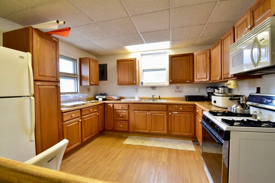 More Photos Of 389 S Miller Rd, Saginaw Religious Facility For Sale