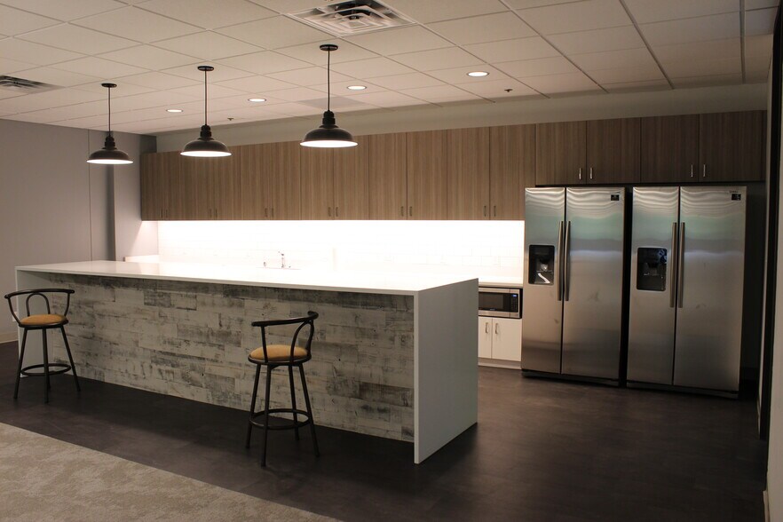 More Photos Of 12400 Portland Ave, Burnsville Office Residential For Lease