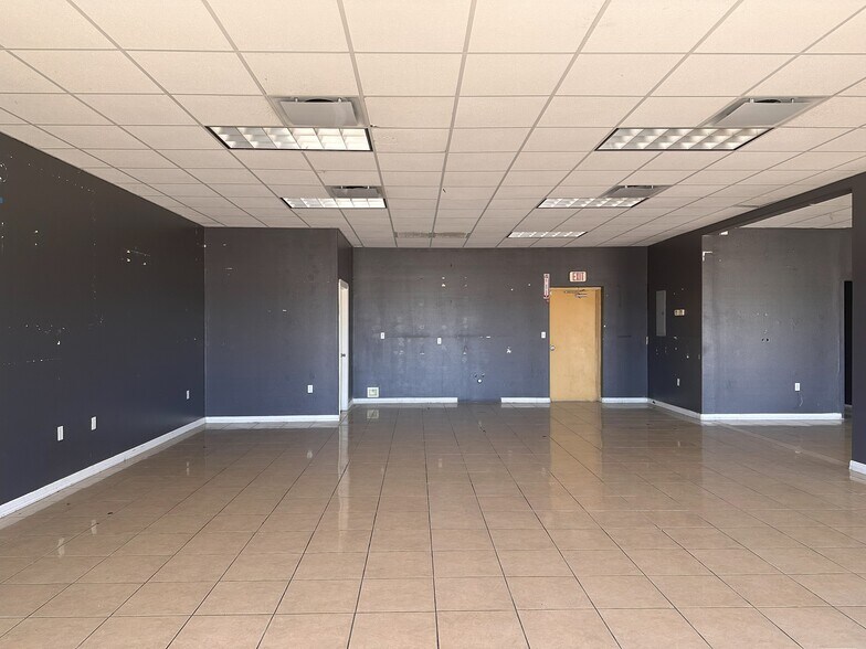 More Photos Of , Edinburg Storefront For Lease
