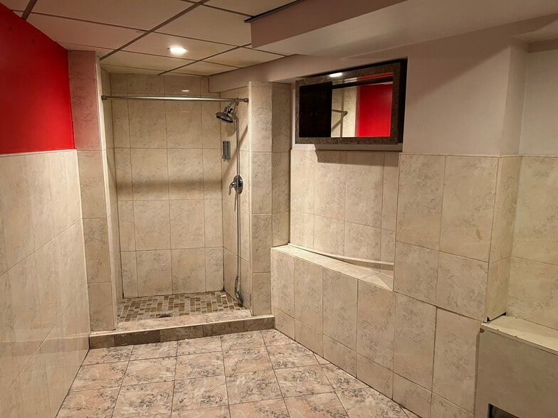 More Photos Of 92-29 Queens Blvd, Rego Park Apartments For Lease