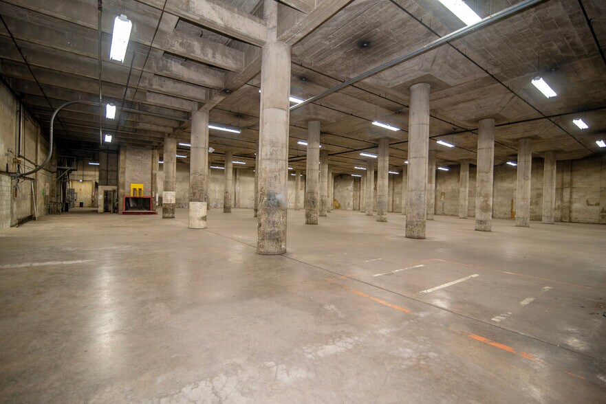 More Photos Of 1101-1111 S Hill St, Los Angeles Manufacturing For Sale