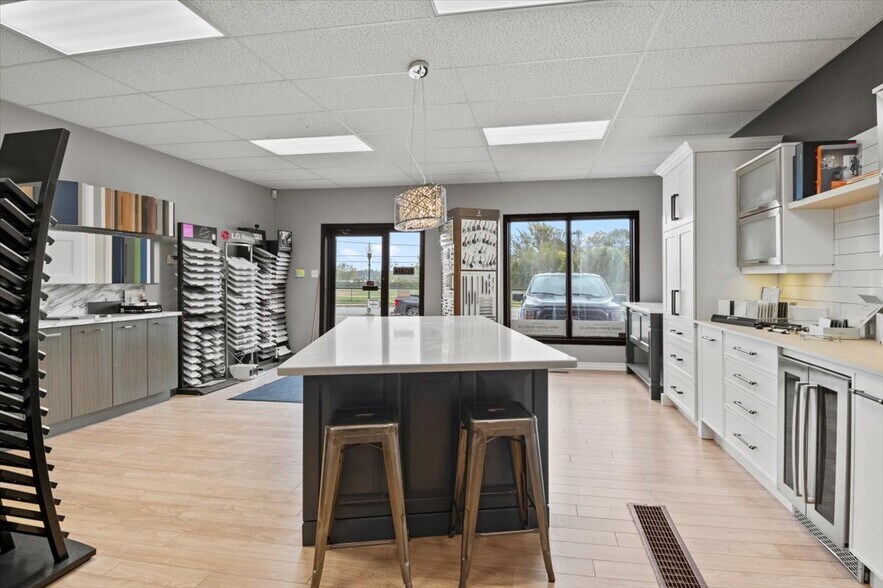 More Photos Of 48-56 Water St, Port Perry Storefront For Lease