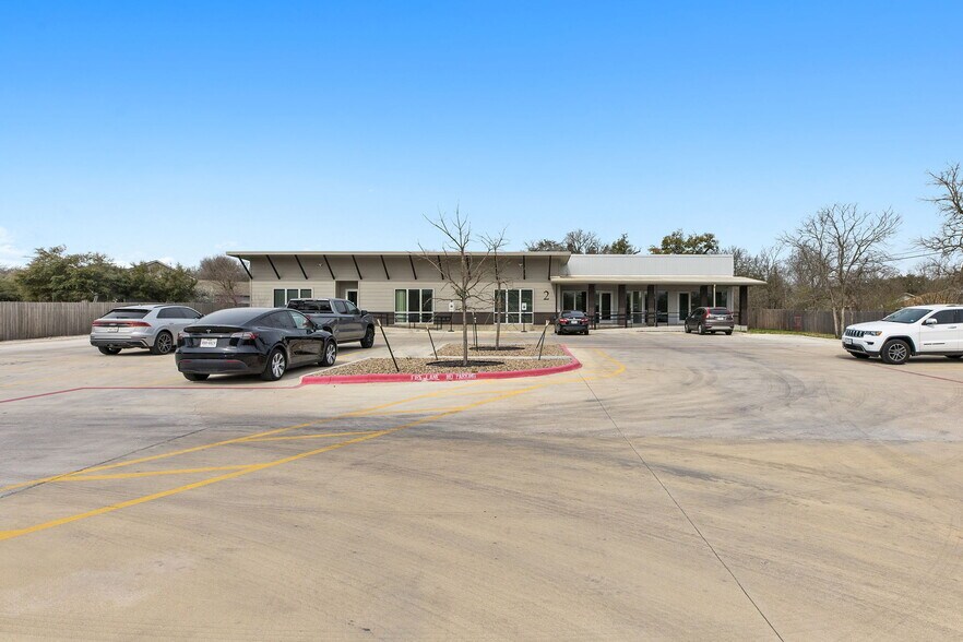 More Photos Of 6000 Menchaca Rd, Austin Unknown For Lease