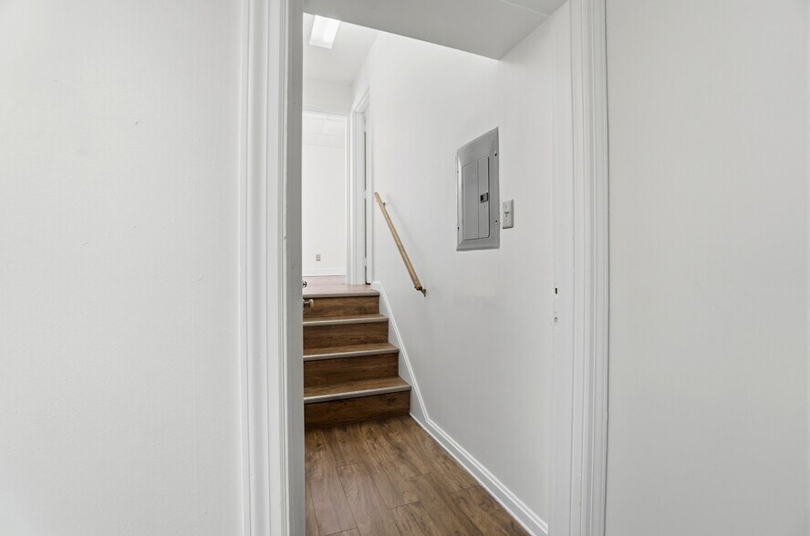 More Photos Of 2337 Victory Pky, Cincinnati Office Residential For Sale