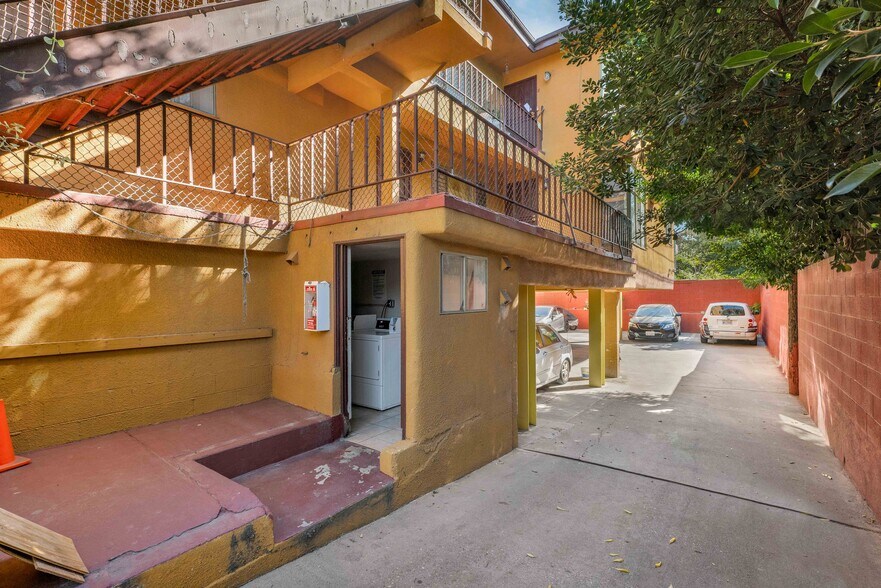 More Photos Of 4052 Chevy Chase Dr, Griffith Apartments For Sale