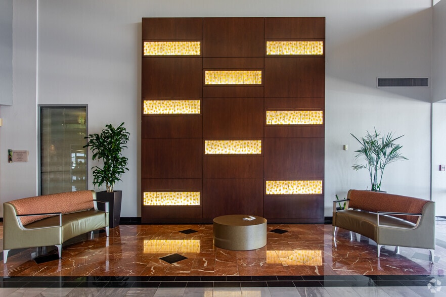 More Photos Of 3811 E Bell Rd, Phoenix Medical For Lease