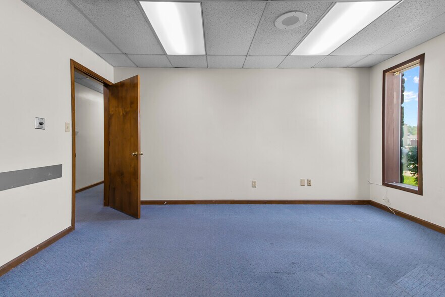 More Photos Of 115 N 2nd Ave, Beech Grove Warehouse For Lease