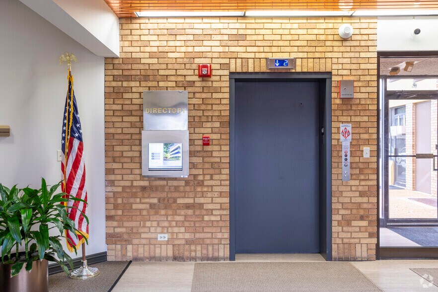 More Photos Of 1655 N Arlington Heights Rd, Arlington Heights Medical For Lease