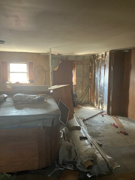 More Photos Of 842-844 Island Ave, McKees Rocks Warehouse For Sale