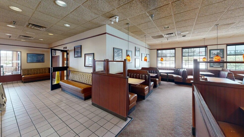 More Photos Of 2010 Overland Ave, Billings Restaurant For Sale