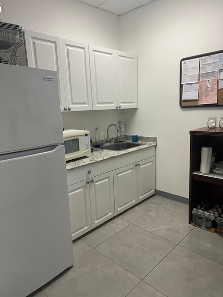 More Photos Of 13790-13798 NW 4th St, Sunrise Loft Creative Space For Lease