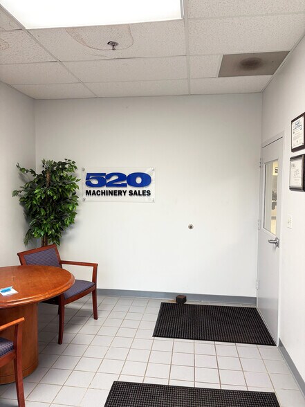 More Photos Of 620-630 Estes Ave, Schaumburg Warehouse For Sale