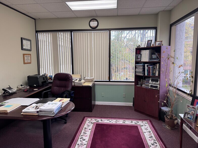 More Photos Of 1506 E Franklin St, Chapel Hill Office For Sale