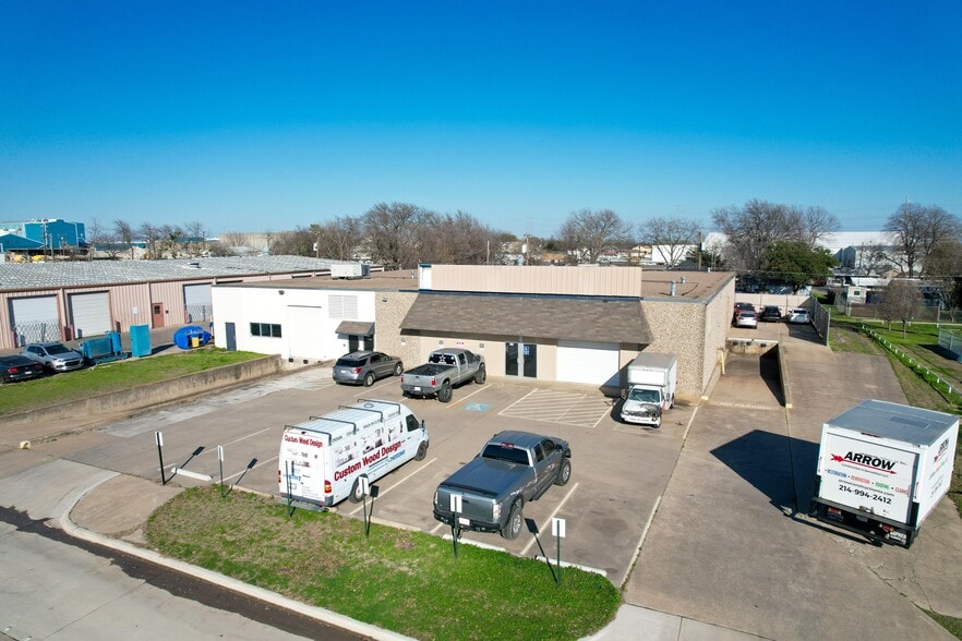 More Photos Of 616 N 5th St, Garland Flex For Sale