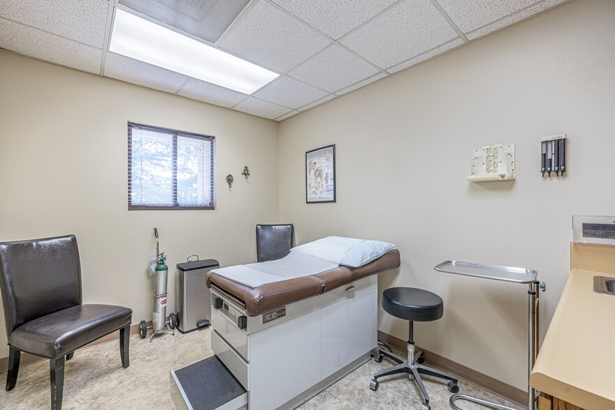 More Photos Of 44725 10th St W, Lancaster Medical For Sale