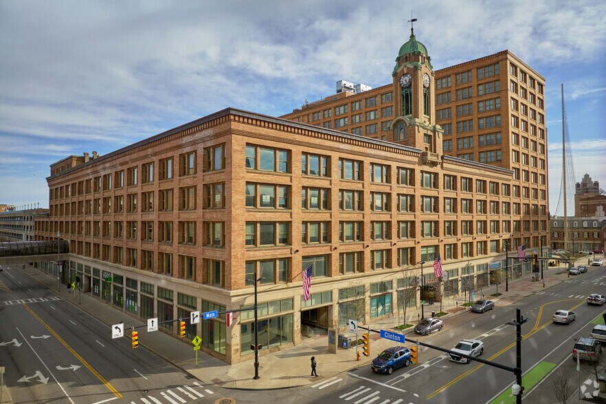 More Photos Of 260 E Main St, Rochester Medical For Lease