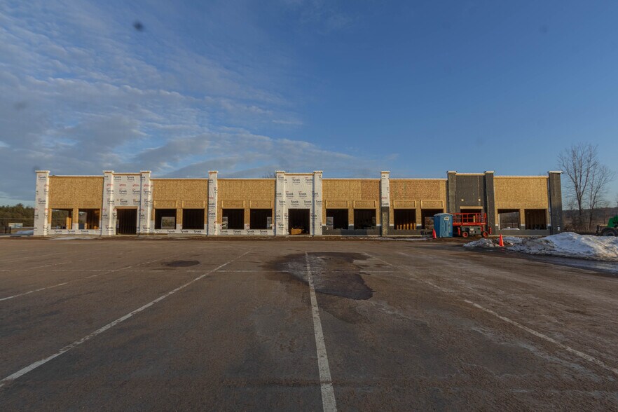 More Photos Of 1643 Commercial Blvd, Chippewa Falls Freestanding For Lease