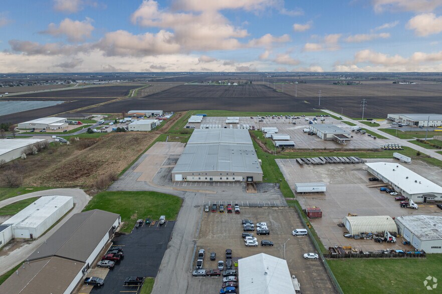 More Photos Of 844 W Birchwood, Morton Warehouse For Sale