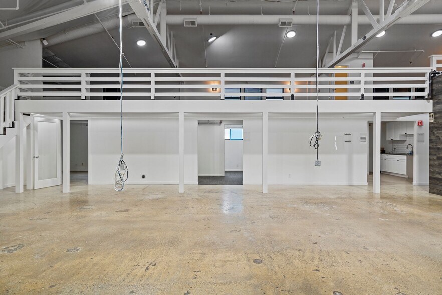 More Photos Of 1010 Commercial St, San Carlos Research And Development For Lease